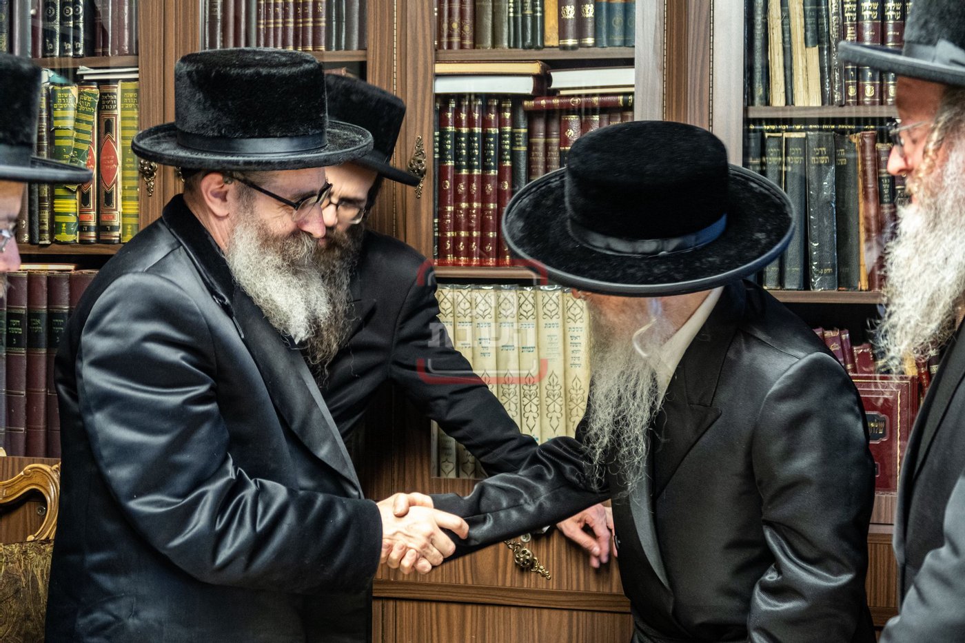 האדמו"ר מרחמסטריווקא ארה"ב בביקור אצל האדמו"ר מסערדאהעלי 
