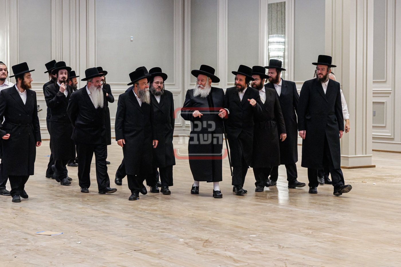 מעמד קביעת מזוזות באולם 'אהלי פרידא' ד'באבוב בב"פ 