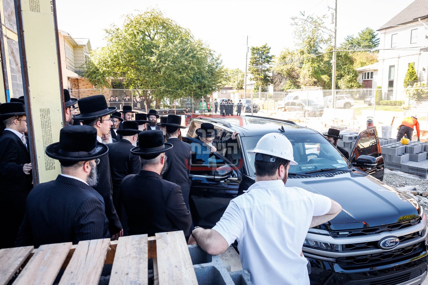 הנחת אבן הפינה למקווה הפרטית של האדמו"ר מסקווירא