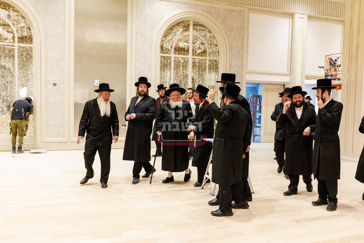 מעמד קביעת מזוזות באולם 'אהלי פרידא' ד'באבוב בב"פ 