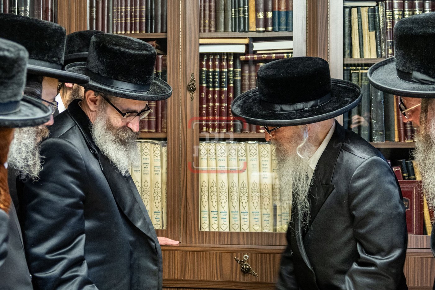 האדמו"ר מרחמסטריווקא ארה"ב בביקור אצל האדמו"ר מסערדאהעלי 