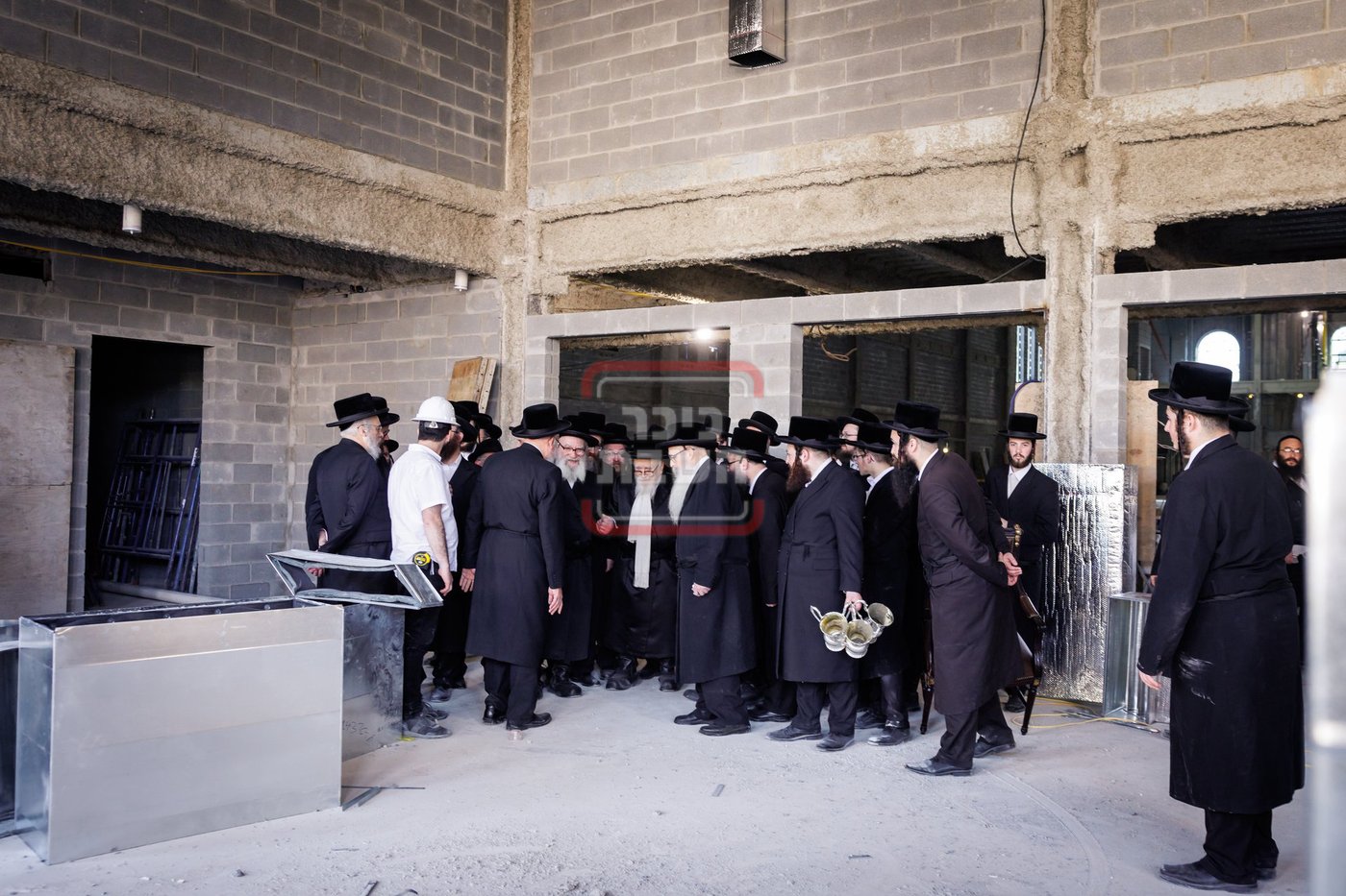 הנחת אבן הפינה למקווה הפרטית של האדמו"ר מסקווירא