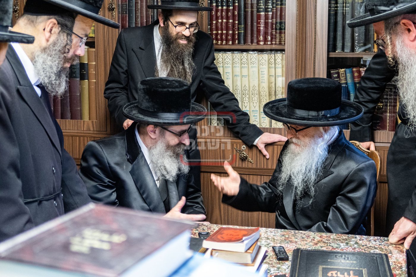 האדמו"ר מרחמסטריווקא ארה"ב בביקור אצל האדמו"ר מסערדאהעלי 