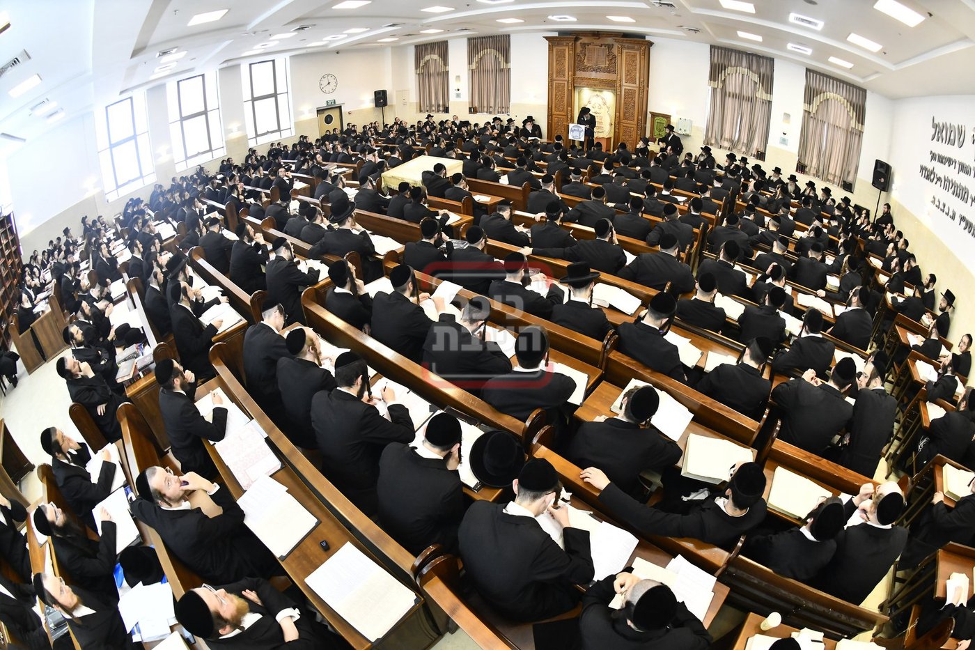 הגאון רבי דב לנדו בשיעור כללי בישיבת באבוב בבני ברק 