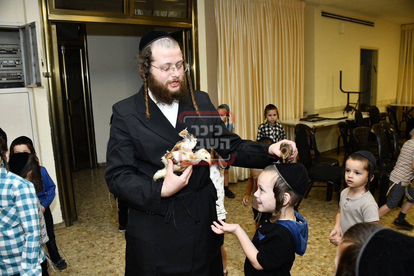 מיצג מצוות 'שילוח הקן' בתלמוד תורה באבוב 