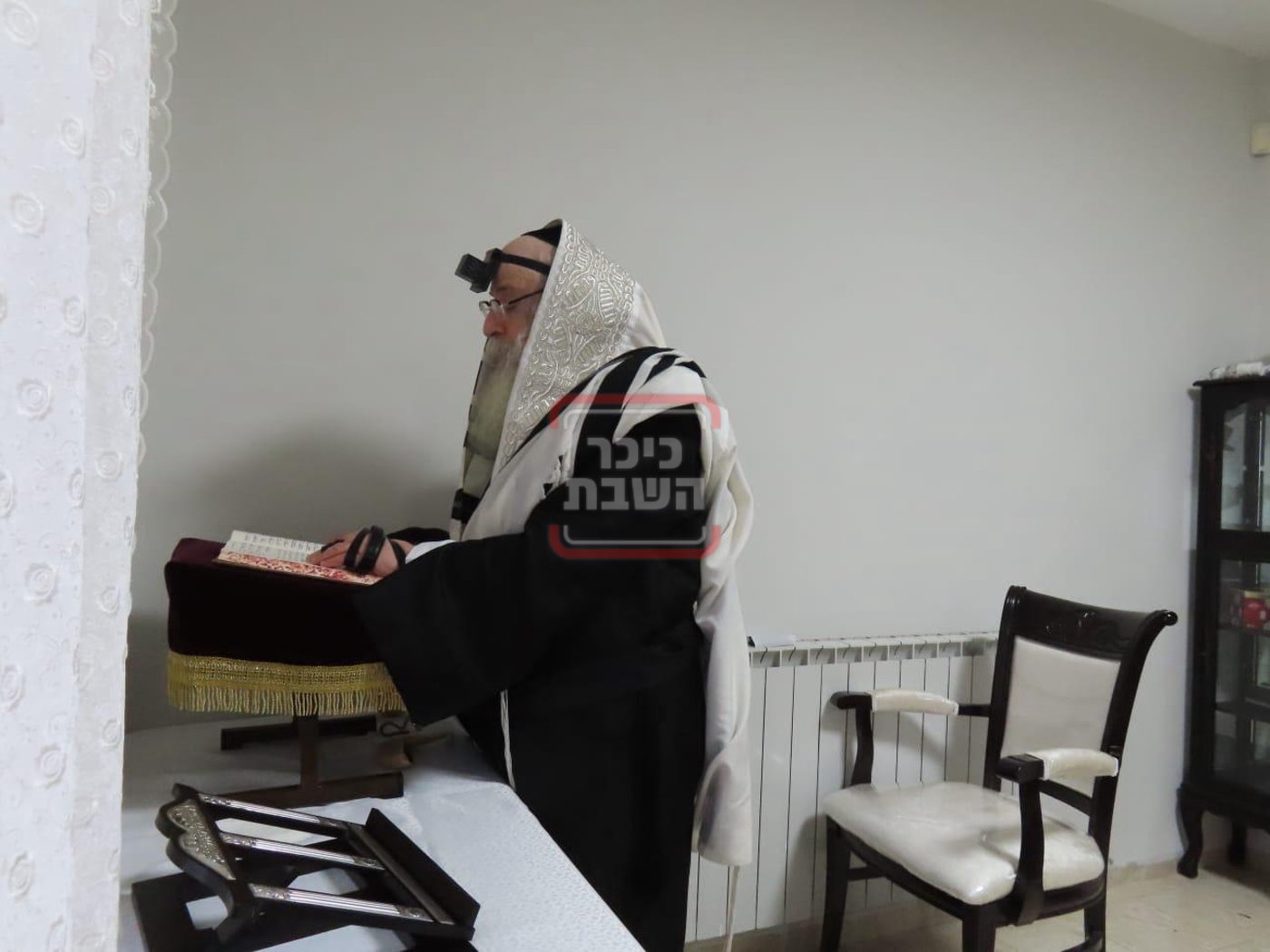 האדמו"ר מצאנז קלויזנבורג בביקור בארה"ק 