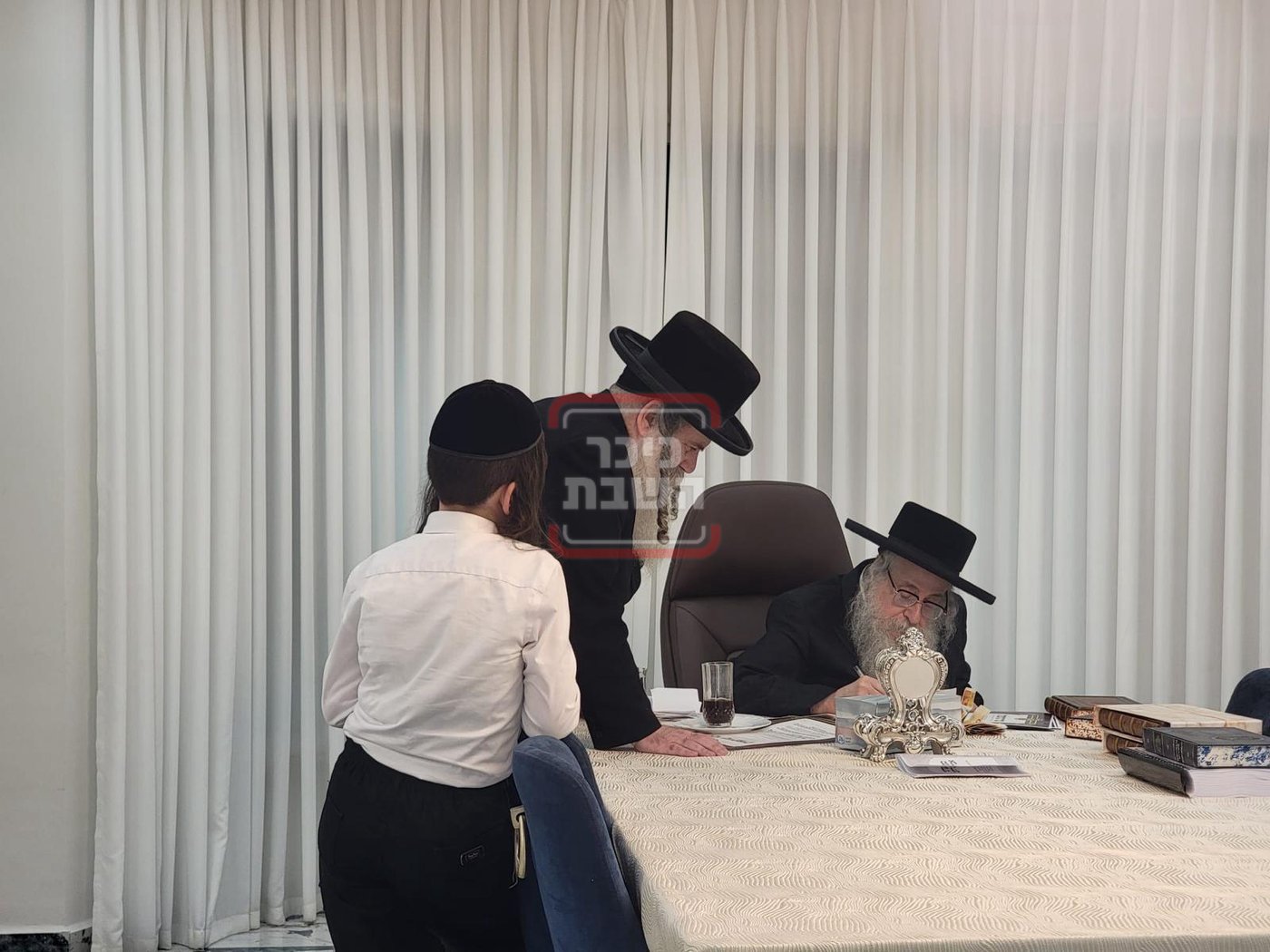 בקבלת קהל 