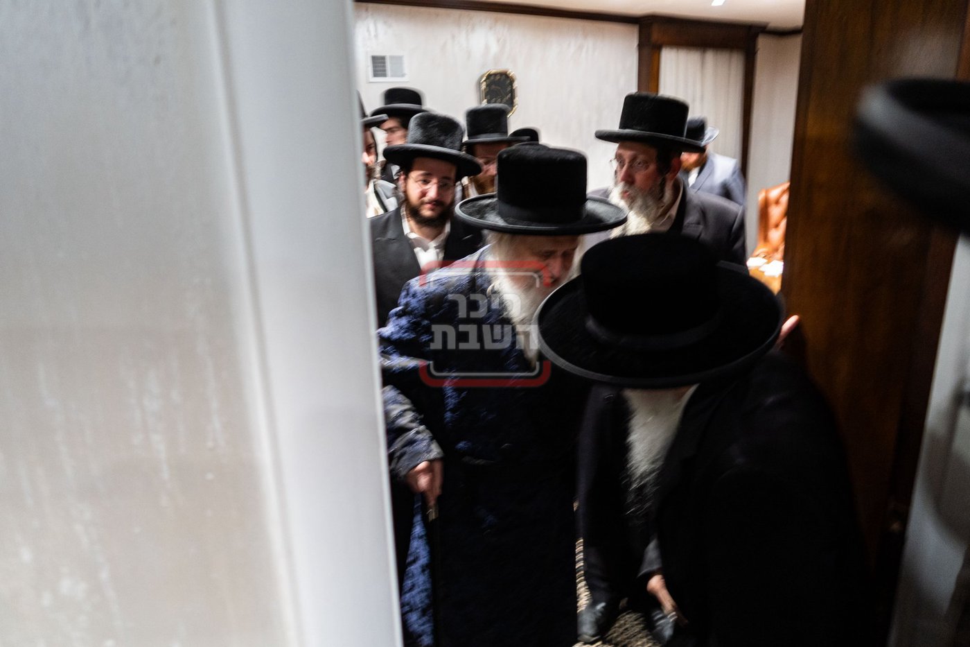 האדמו"ר מסערדאהעלי בביקור אצל האדמו"ר ממונקאטש