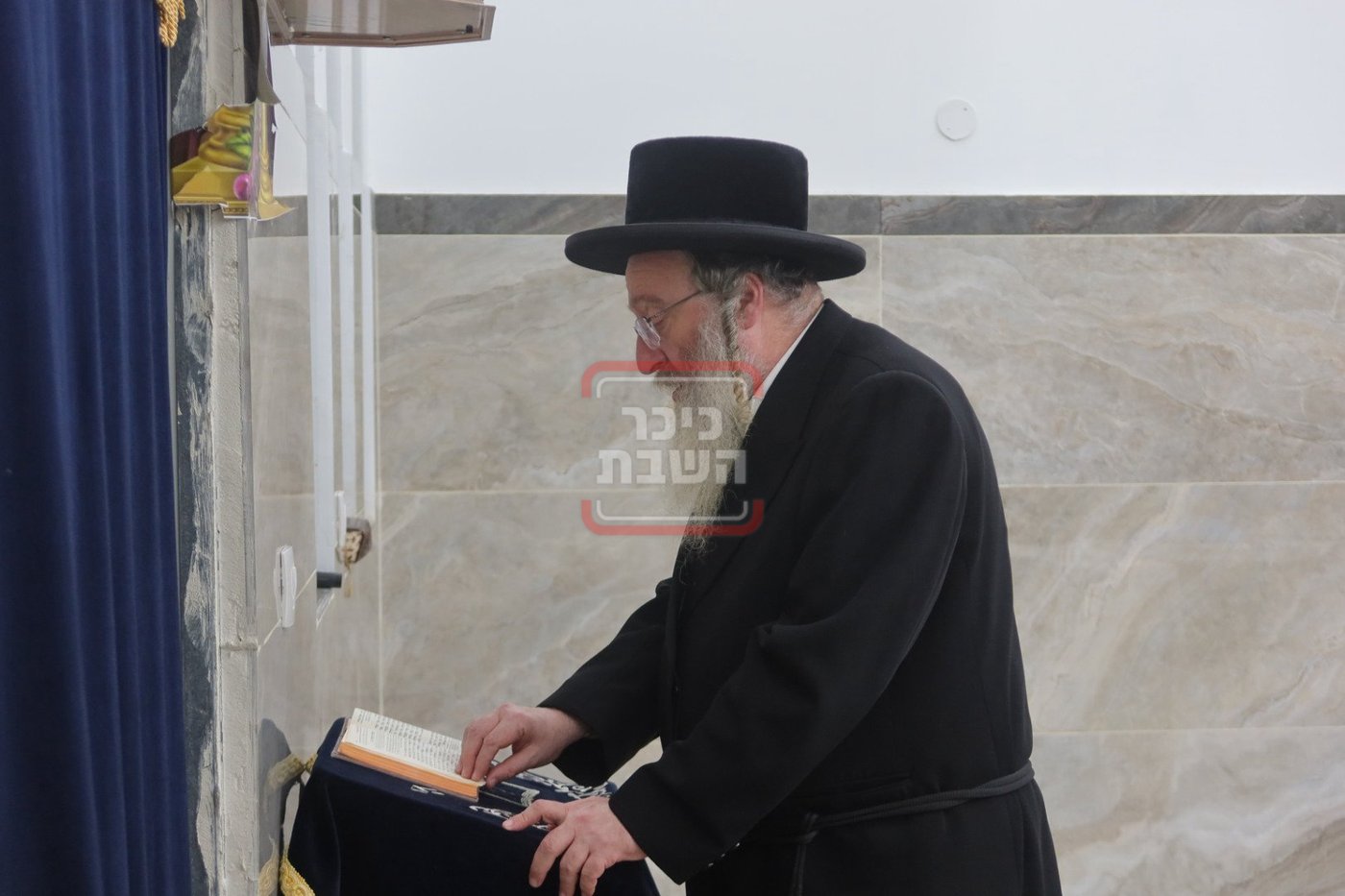 האדמו"ר מביאלה בקבלת קהל ב'קרית גת'