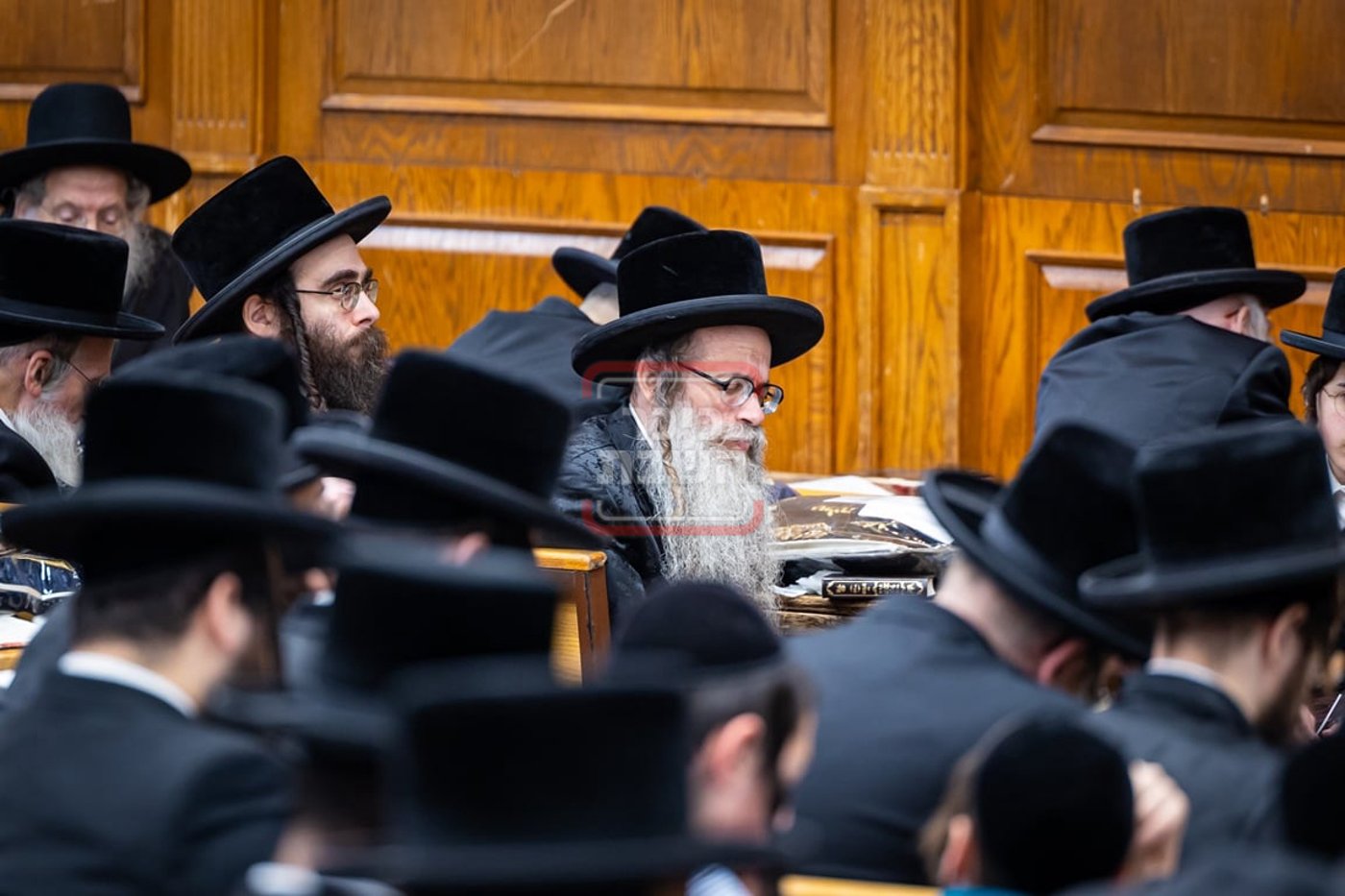 סליחות ראשונות בחצה"ק צאנז קלויזנבורג 