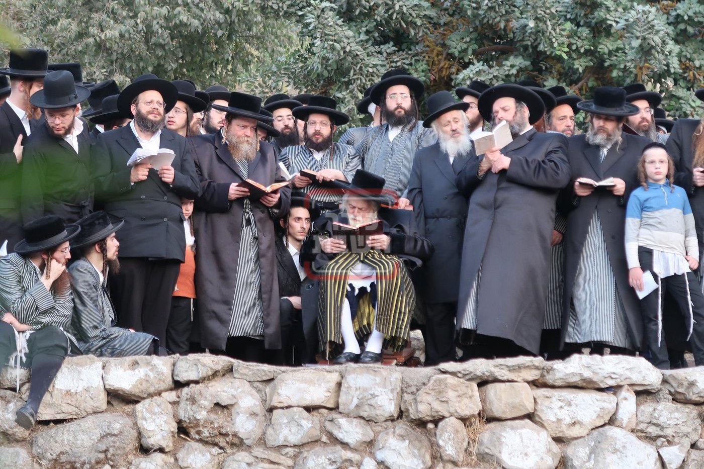 האדמו"ר מתולדות אברהם יצחק בתשליך 