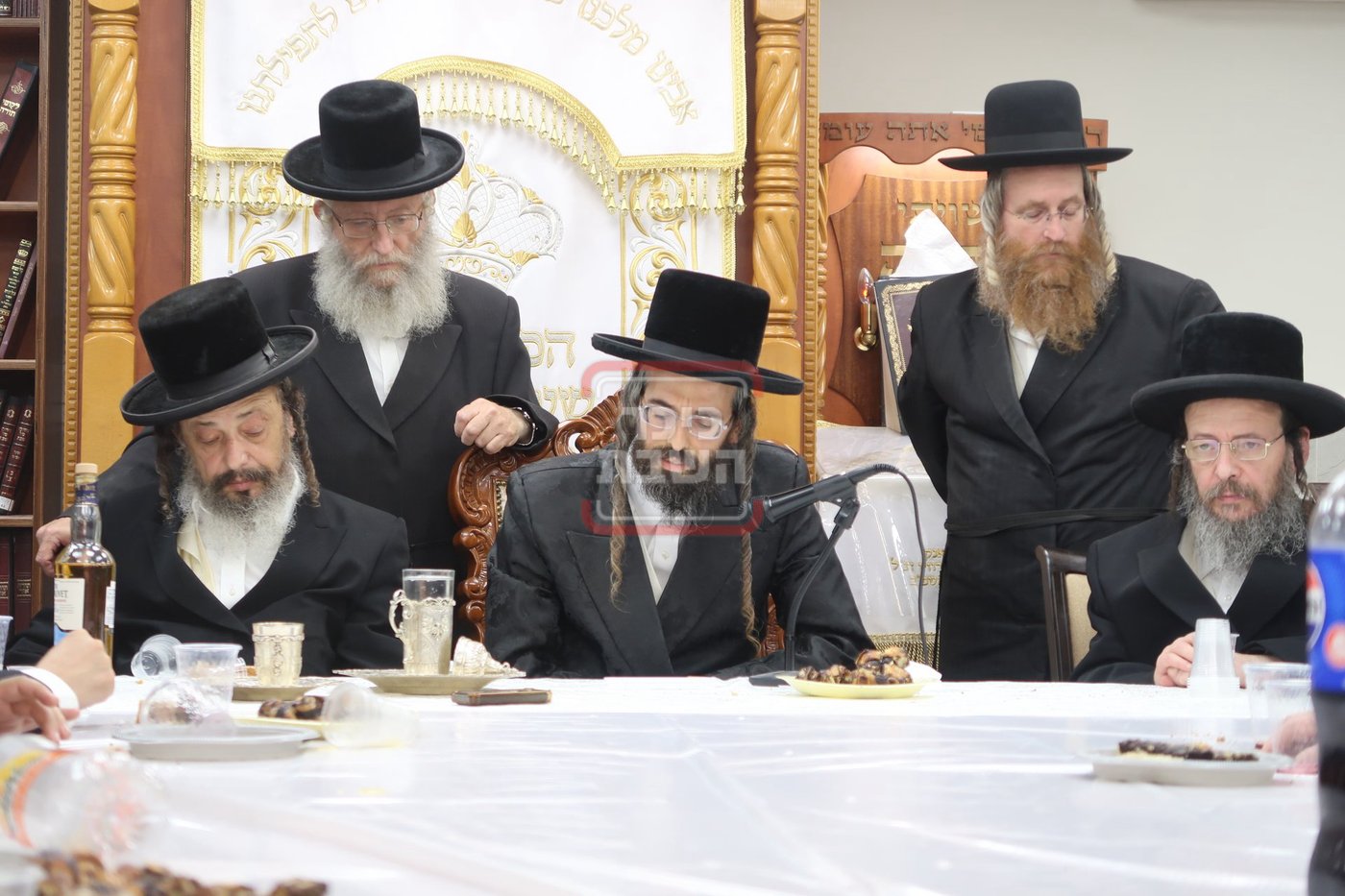 מעמד קביעת מזוזה לביהמ"ד זוויעהיל בביתר 