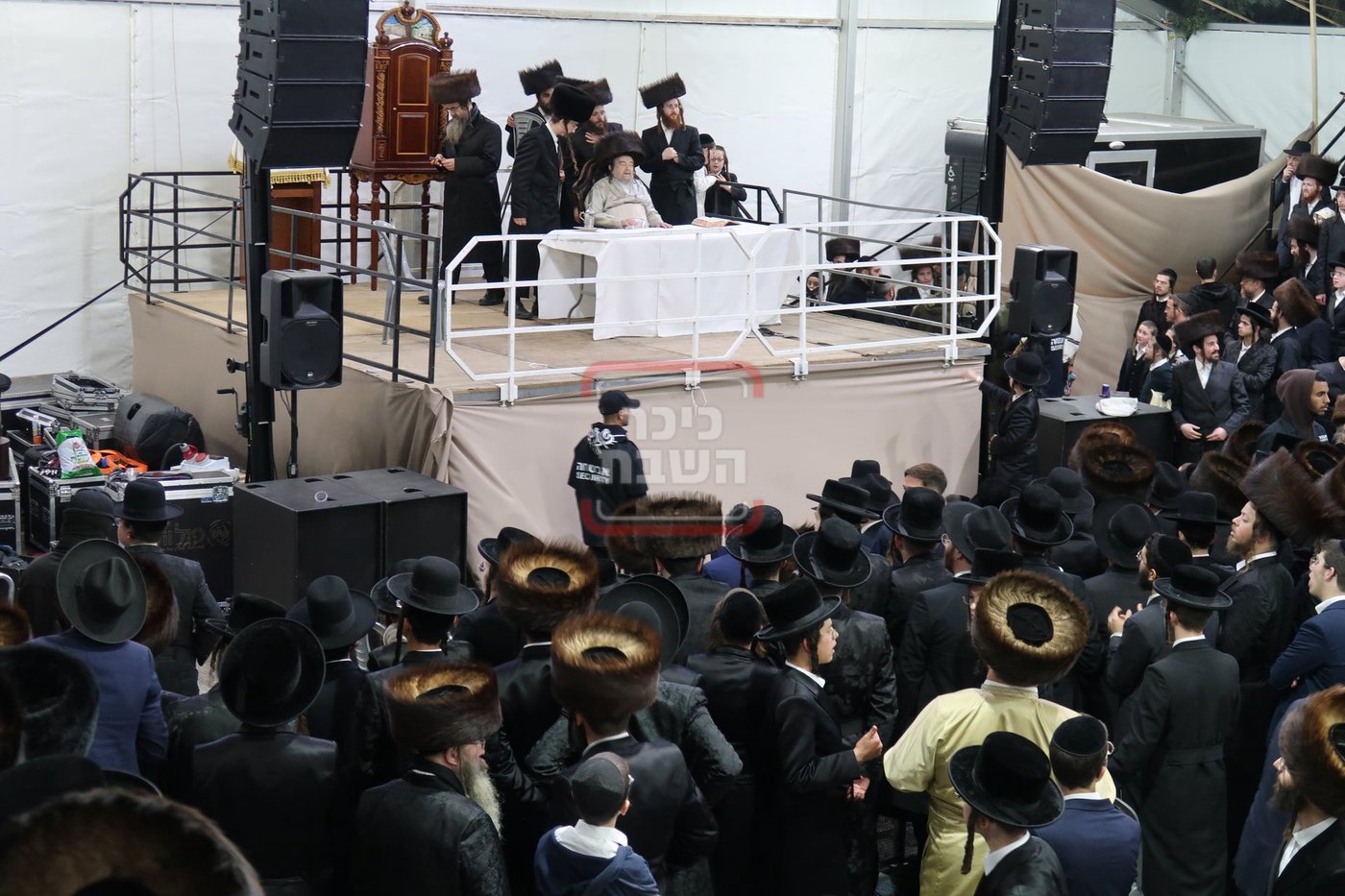 חג הסוכות אצל הגה"צ רבי יעקב מאיר שעכטער