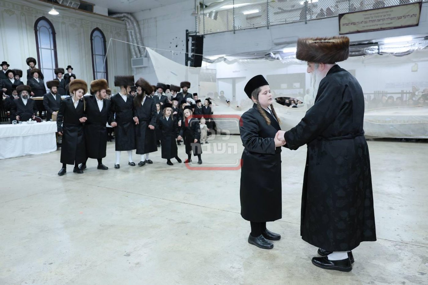 שמחת נישואי נכד האדמו"ר ממחנובקא בעלזא 