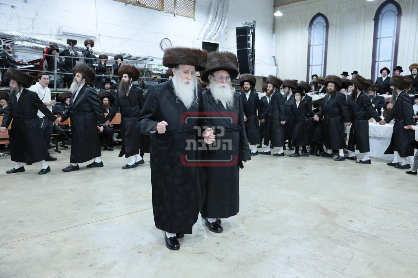 שמחת נישואי נכד האדמו"ר ממחנובקא בעלזא 