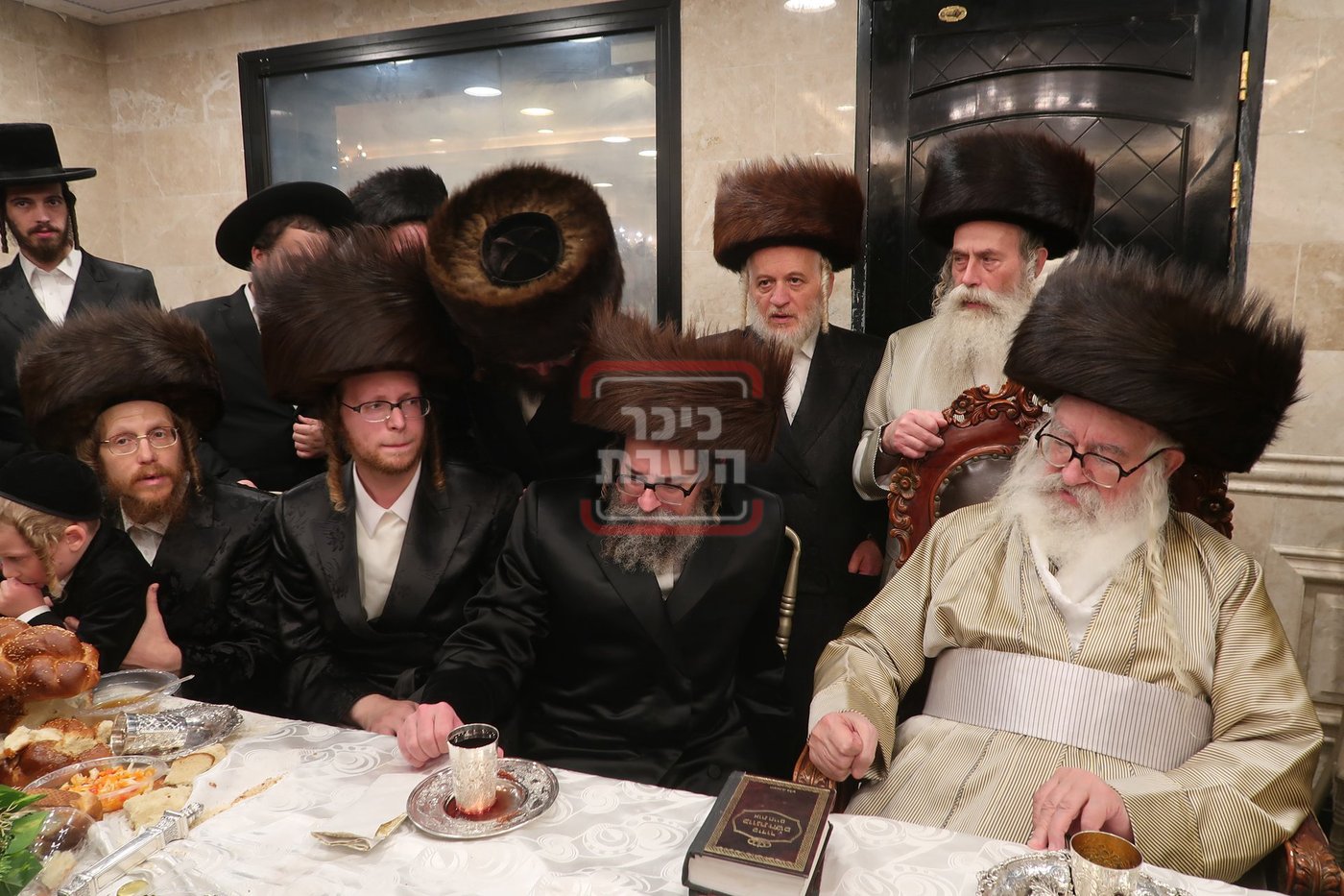 האדמו"ר מסקולען ירושלים בשמחת הפארשפיל 