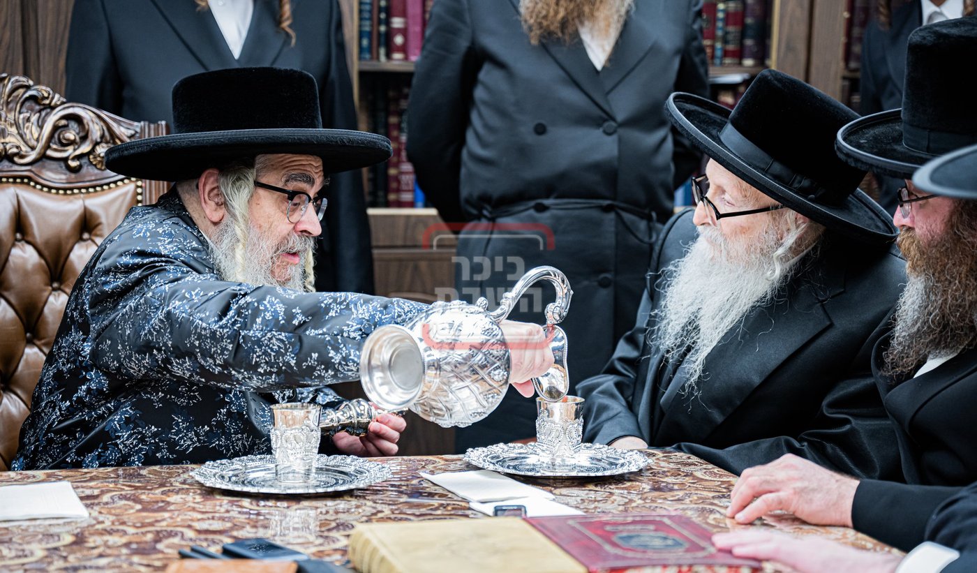 האדמו"ר מסערדאהעלי בביקור אצל האדמו"ר מסאטמר