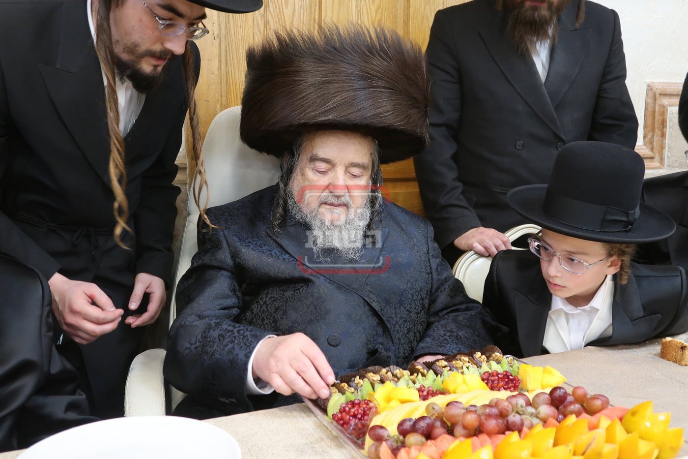 שמחת הבר מצווה לנין הגה"צ רבי יעקב מאיר שכטר