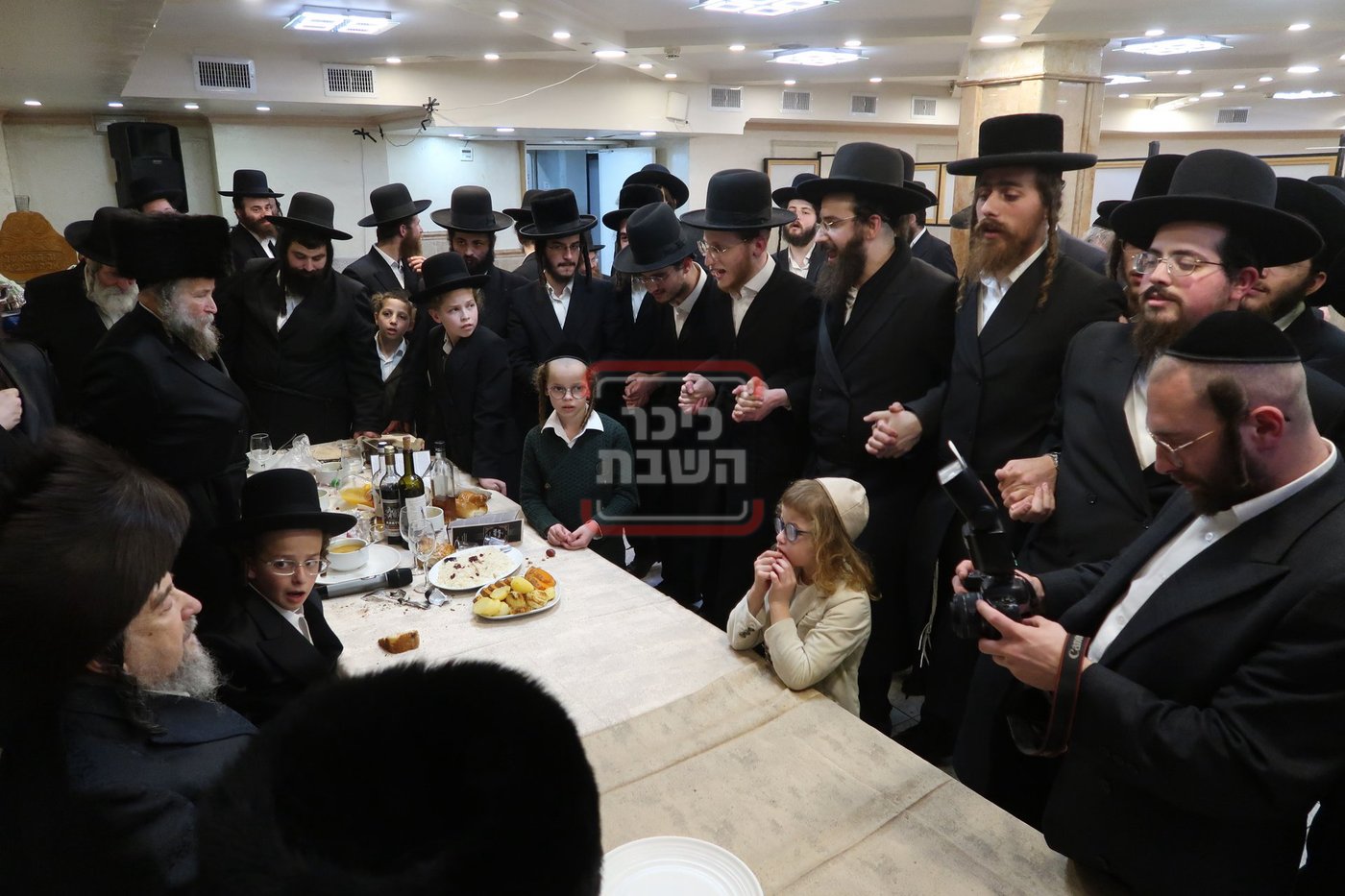 שמחת הבר מצווה לנין הגה"צ רבי יעקב מאיר שכטר