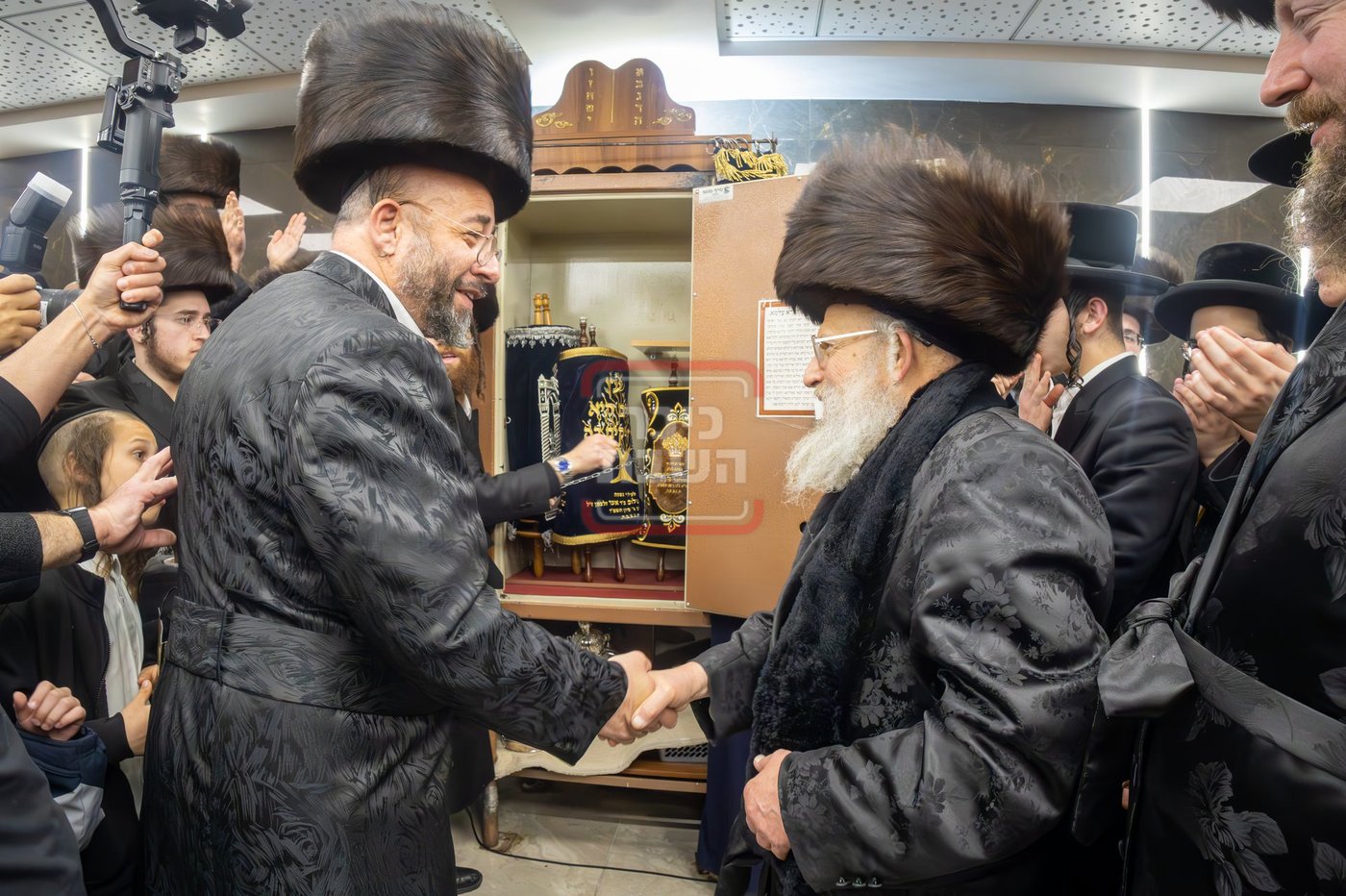 הכנסת ספר תורה לביהמ"ד פינסק קרלין בביתר