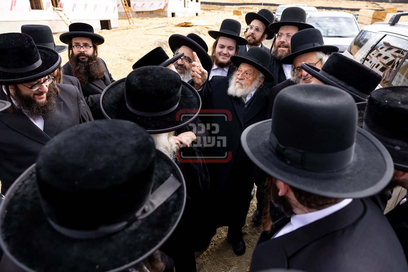 האדמו"ר מסאטמר בסיור בבלומינג גראָוו