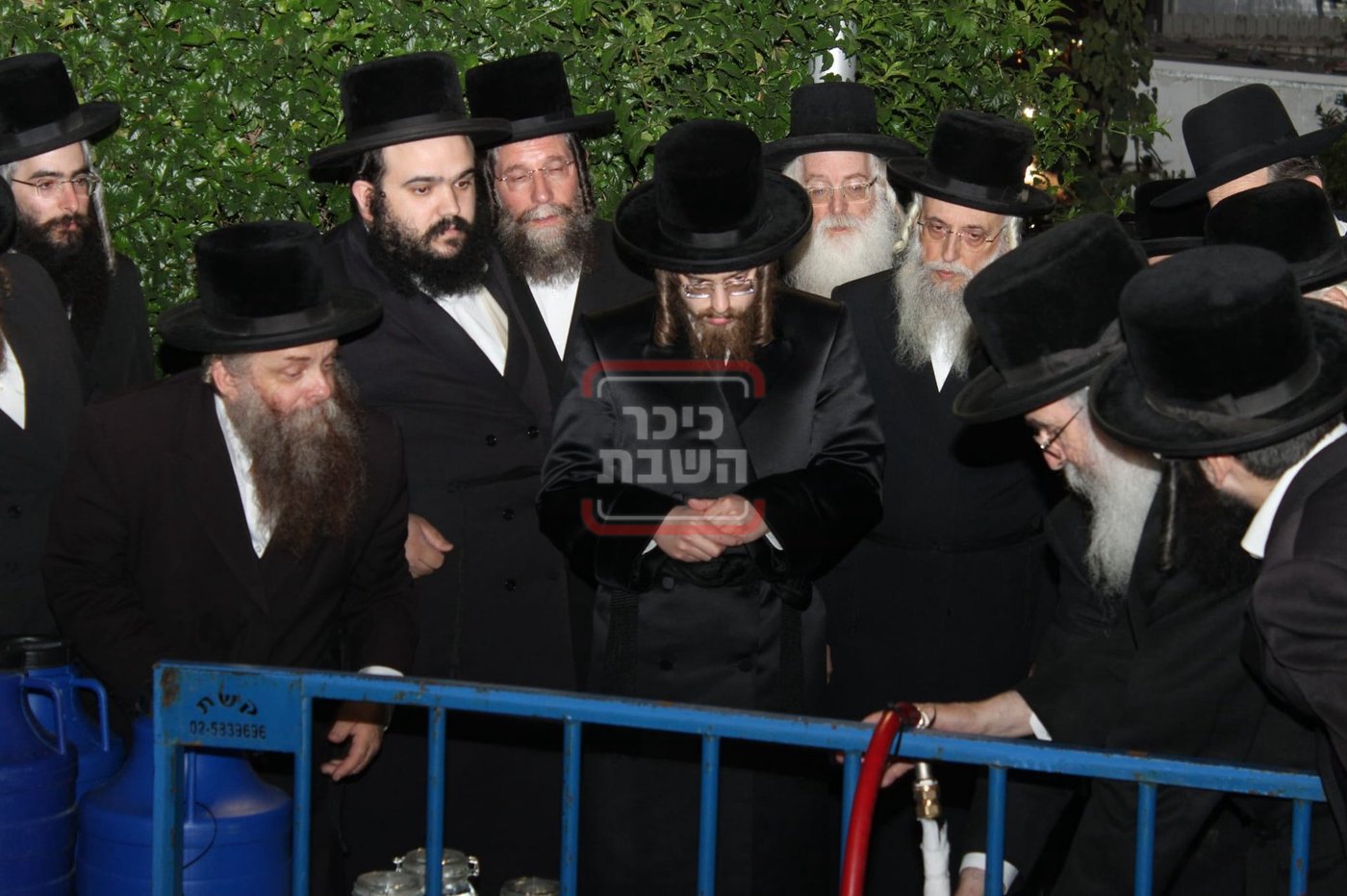 האדמו"ר מסאדיגורה בשאיבת מים שלנו 