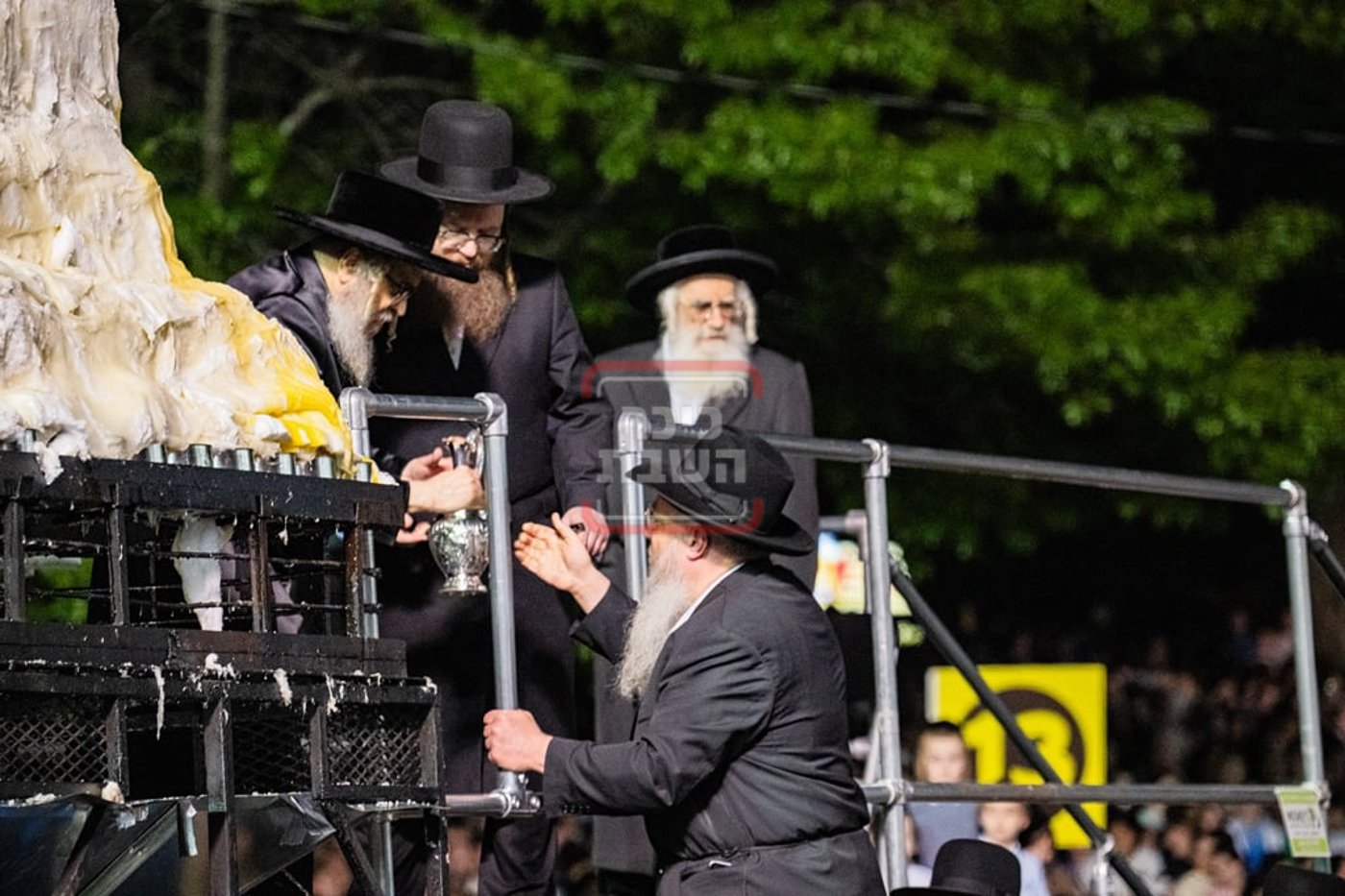 מעמד ההדלקה בחצה"ק סאטמר