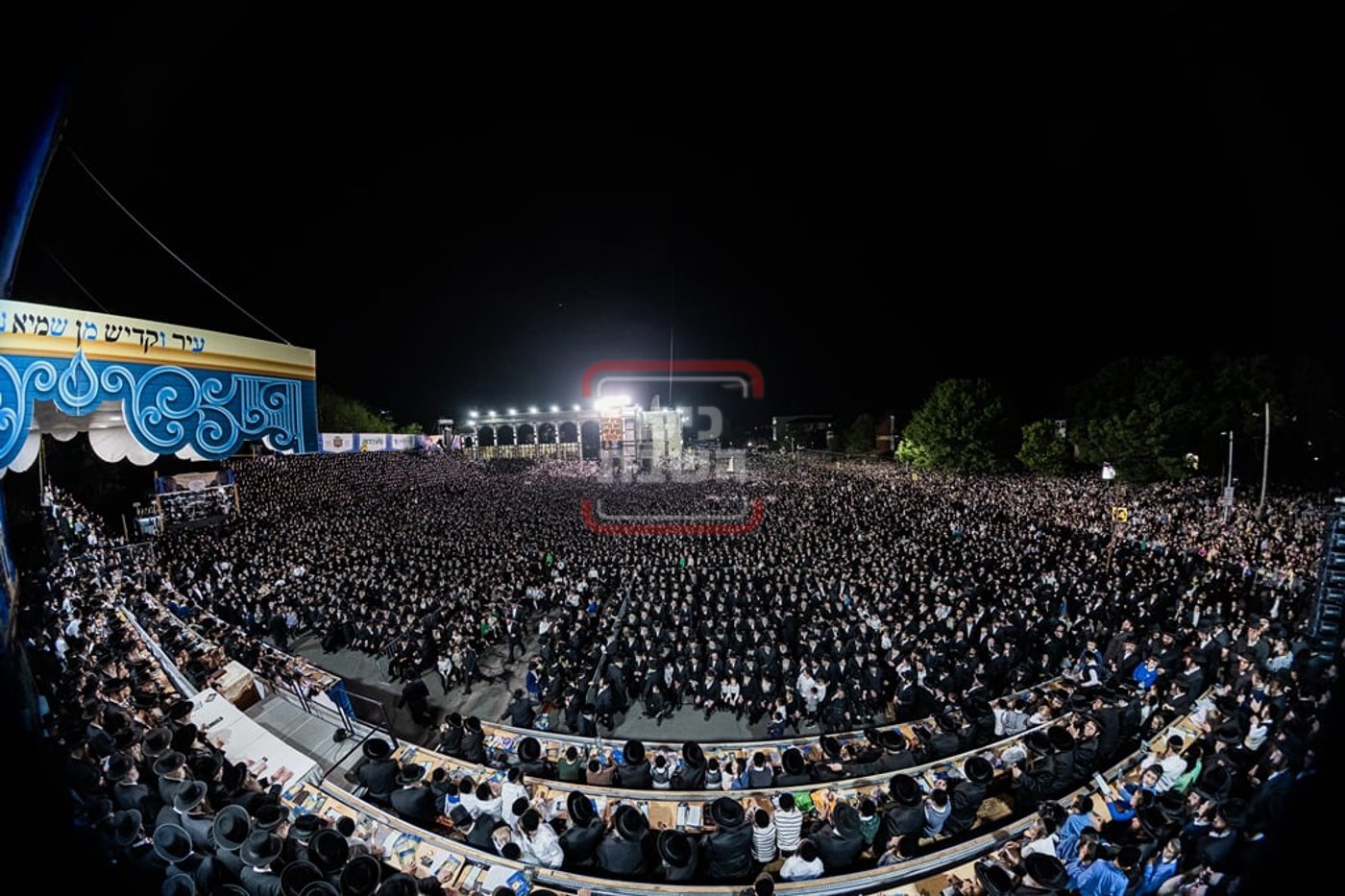מעמד ההדלקה בחצה"ק סאטמר