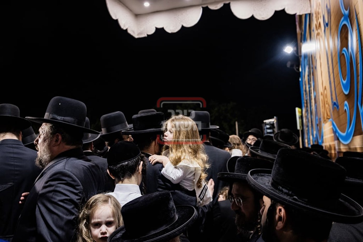 מעמד ההדלקה בחצה"ק סאטמר