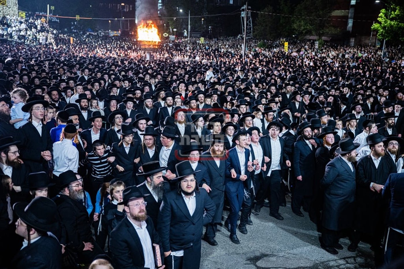 מעמד ההדלקה בחצה"ק סאטמר