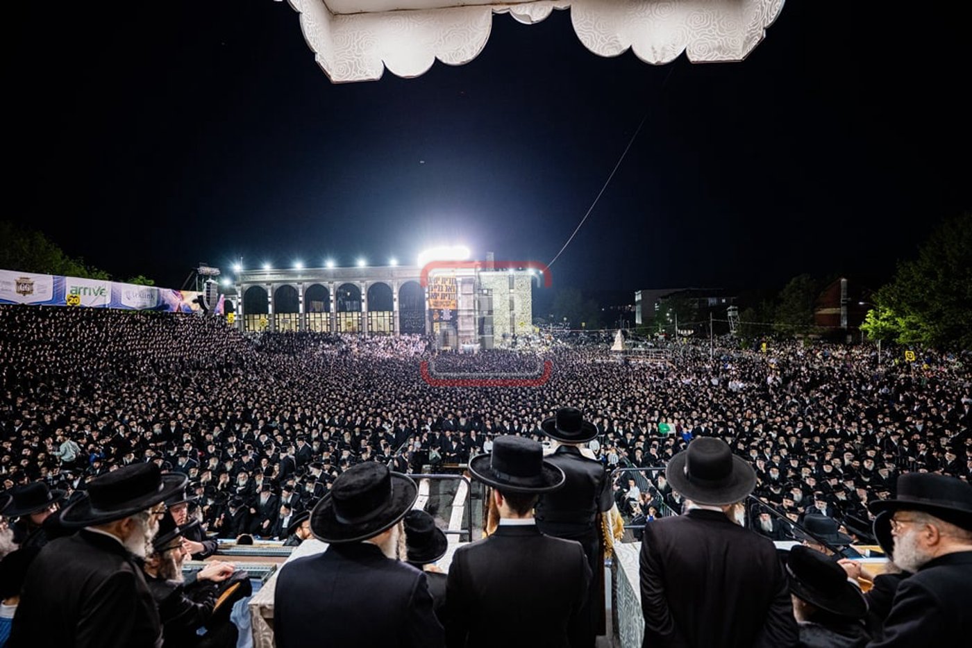 מעמד ההדלקה בחצה"ק סאטמר