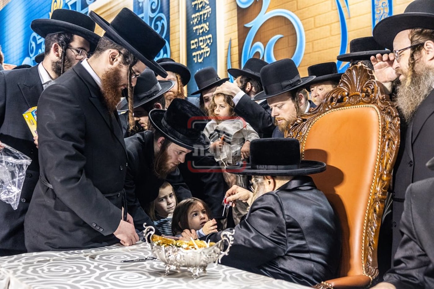 מעמד ההדלקה בחצה"ק סאטמר