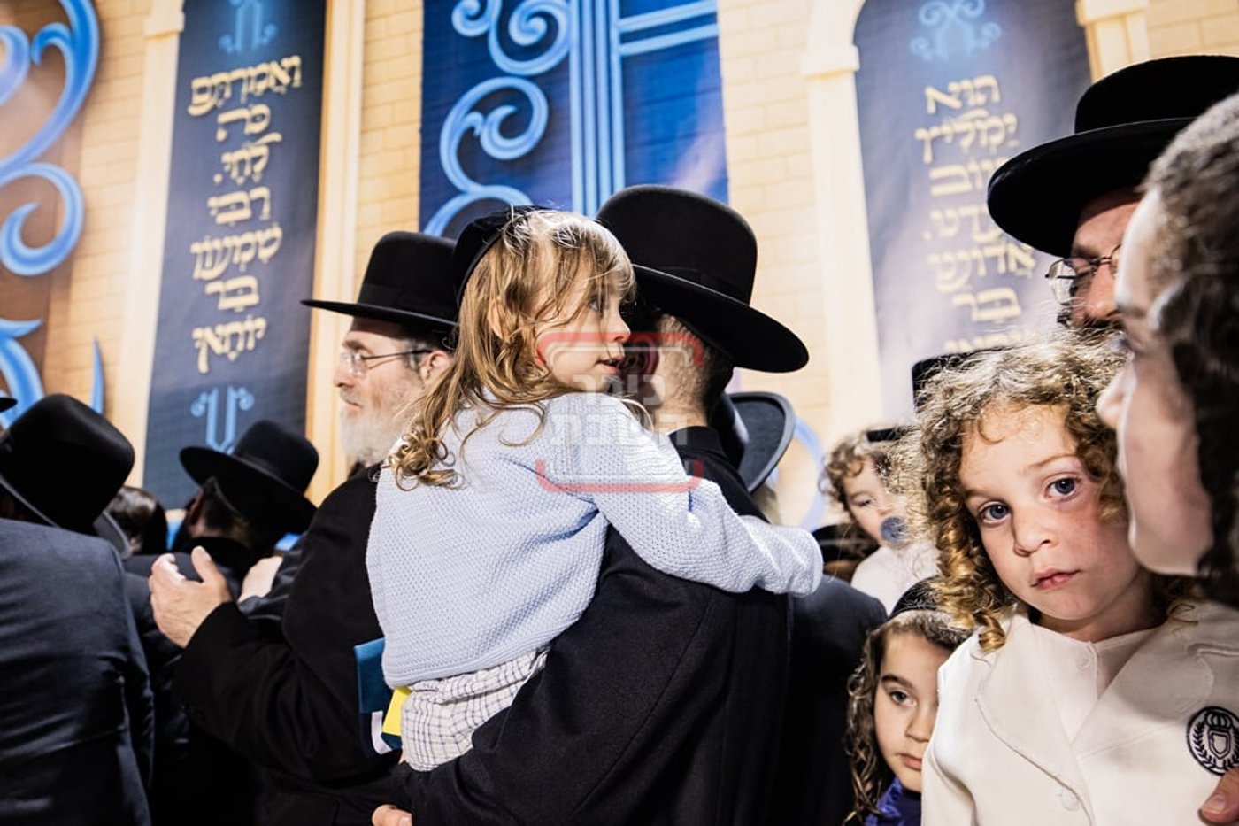 מעמד ההדלקה בחצה"ק סאטמר