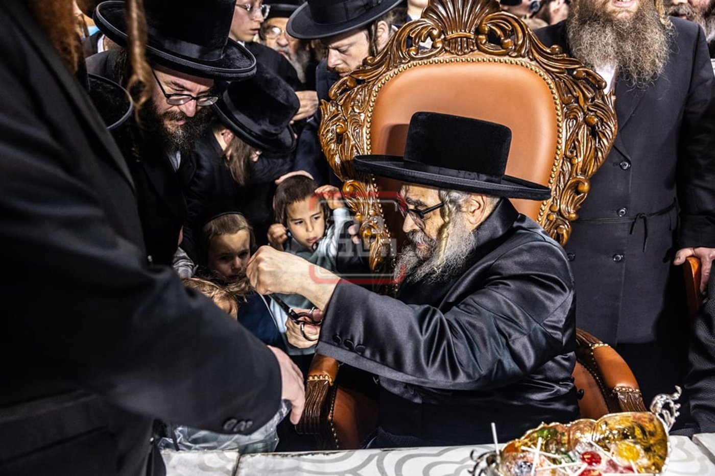 מעמד ההדלקה בחצה"ק סאטמר