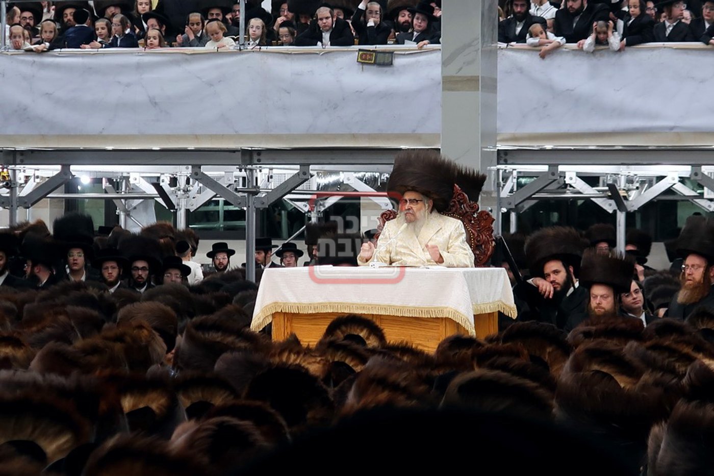 חג השבועות בחצה"ק סאטמר