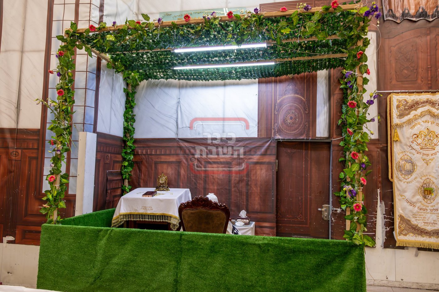 ערב חג השבועות בחצה"ק פינסק קרלין
