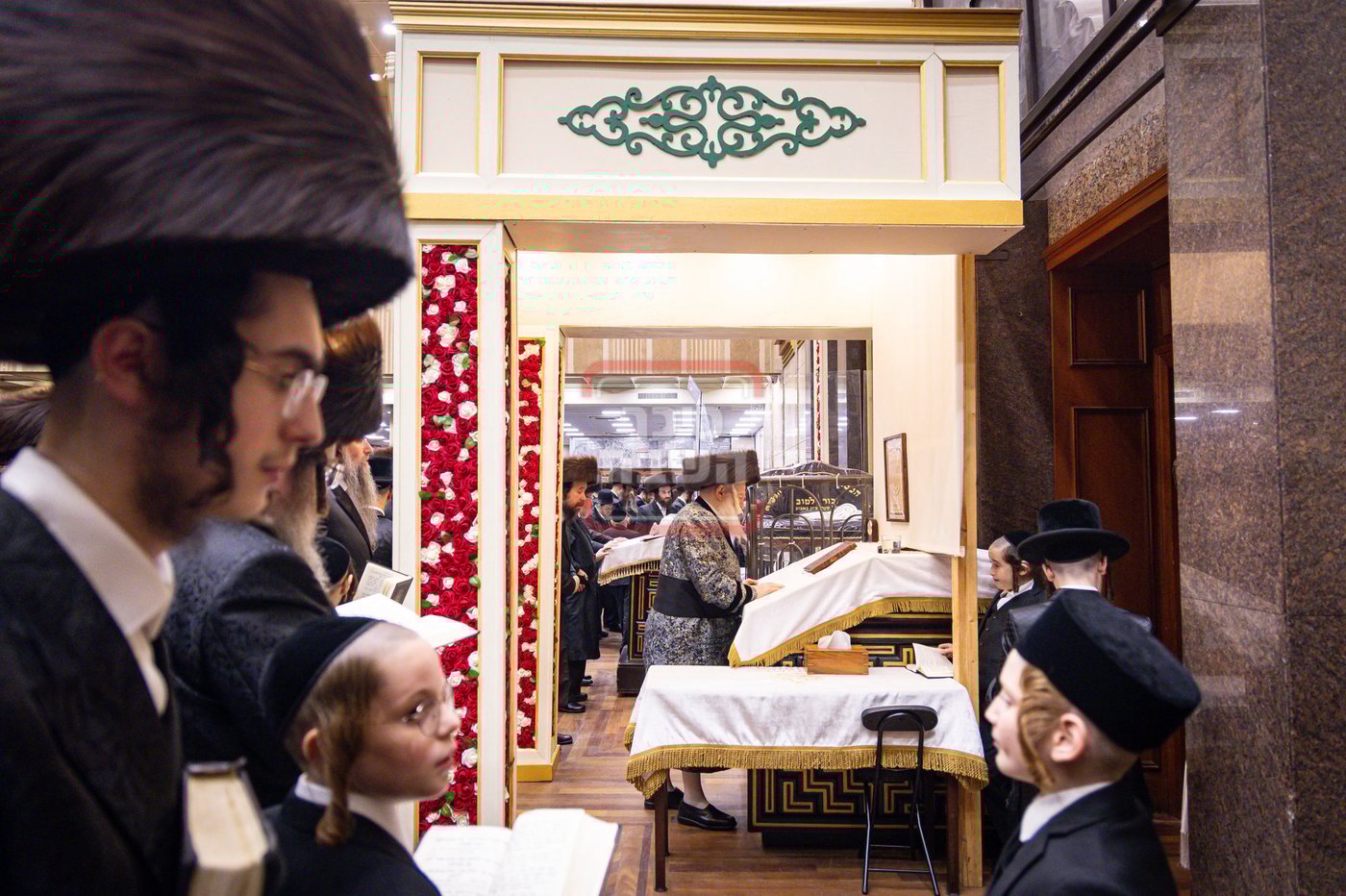 שבועות בחצה"ק באבוב