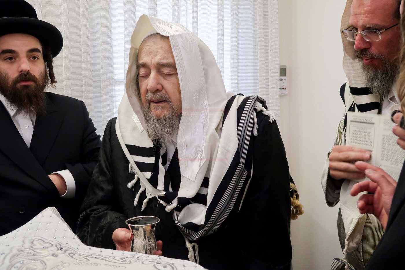 הגה"צ רבי יהושע דוד טורצין בביקור אצל הגה"צ רבי יעקב מאיר שכטר