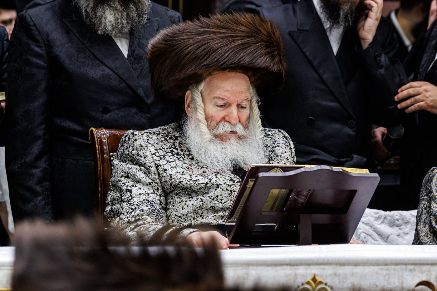 האדמו"ר מבאבוב באמירת ויתן לך