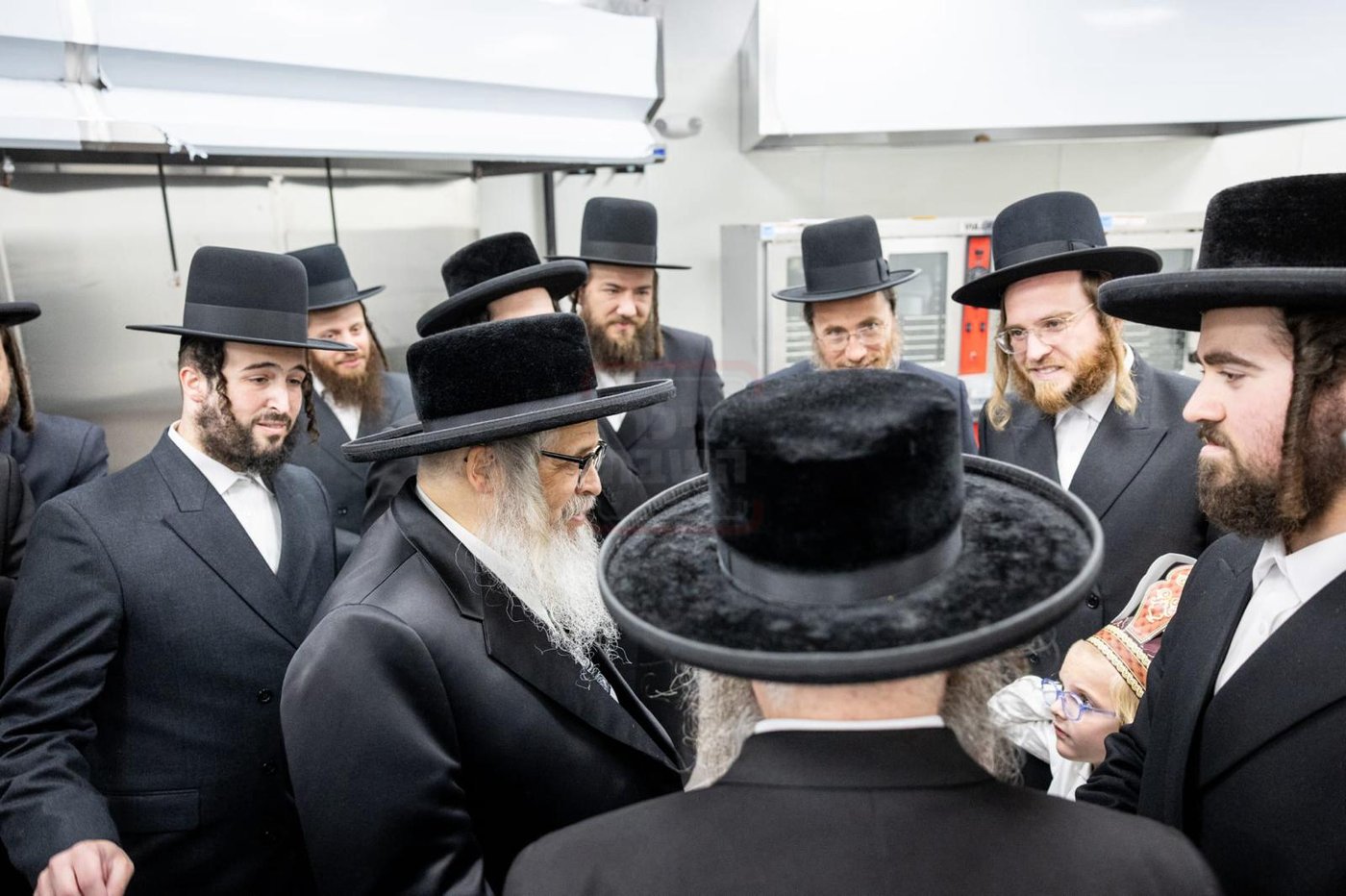 האדמו"ר מסאטמר בביקור בחנות בשר בלייקווד