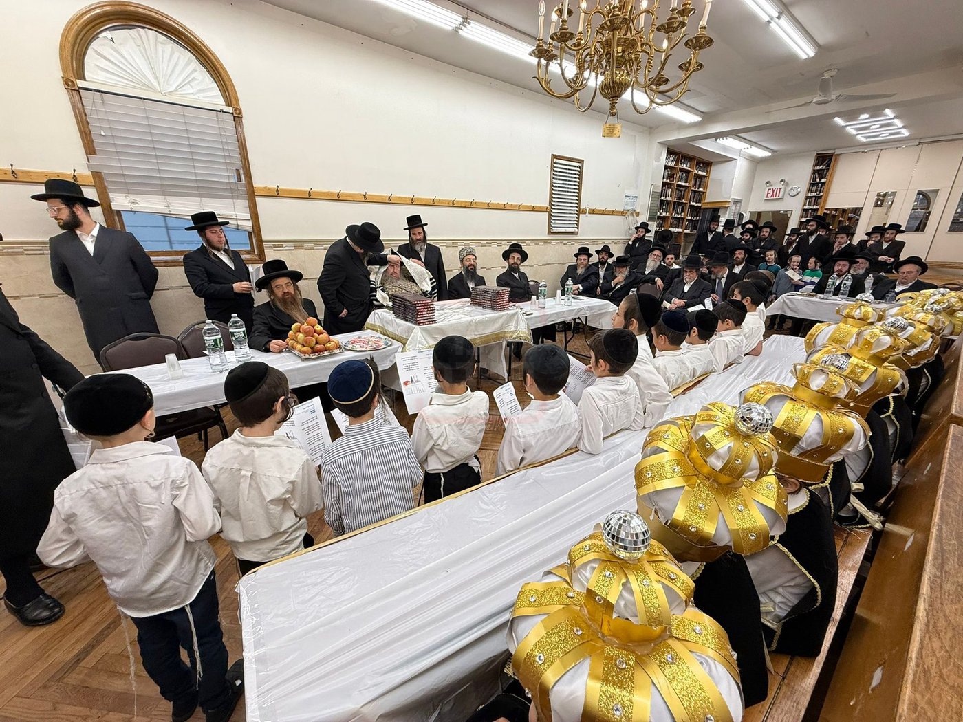 מסיבת החומש אצל האדמו"ר מקאלוב