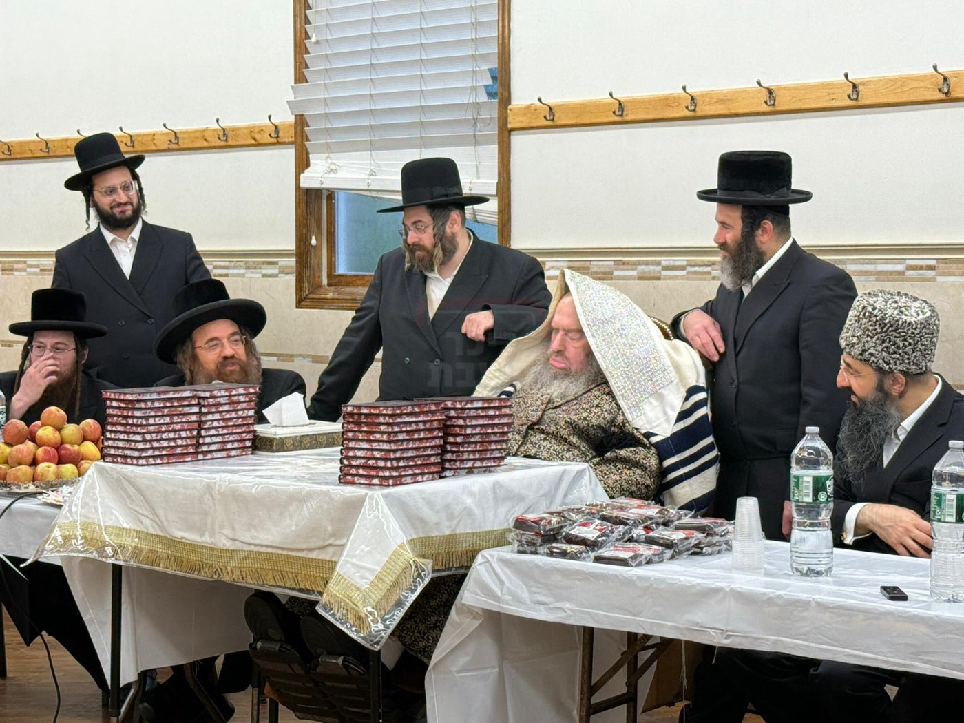 מסיבת החומש אצל האדמו"ר מקאלוב