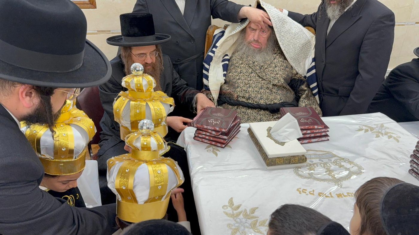 מסיבת החומש אצל האדמו"ר מקאלוב