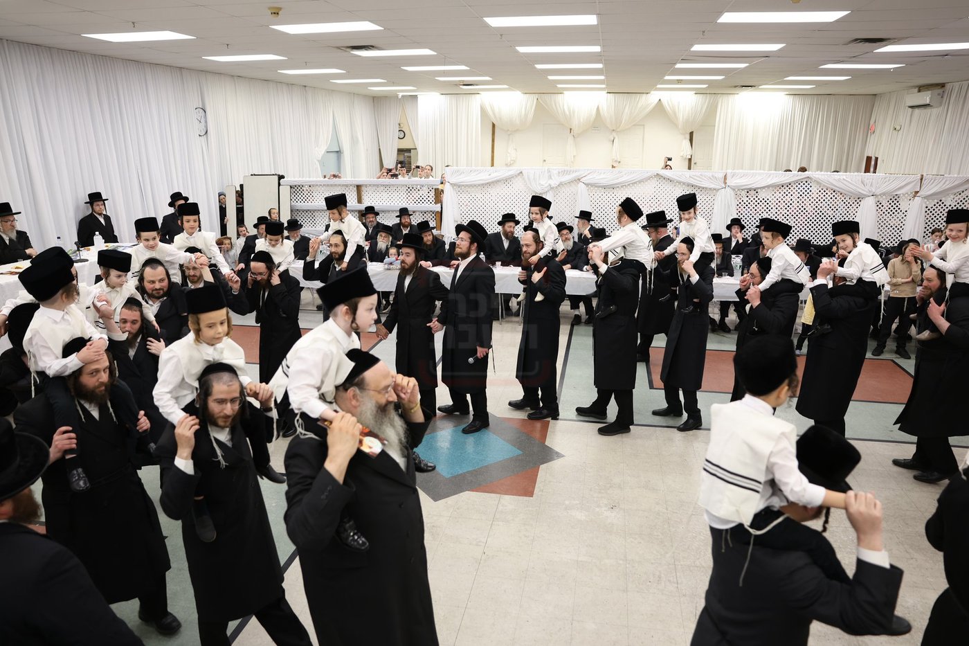 מסיבת חומש בת"ת פאפא בלינדן