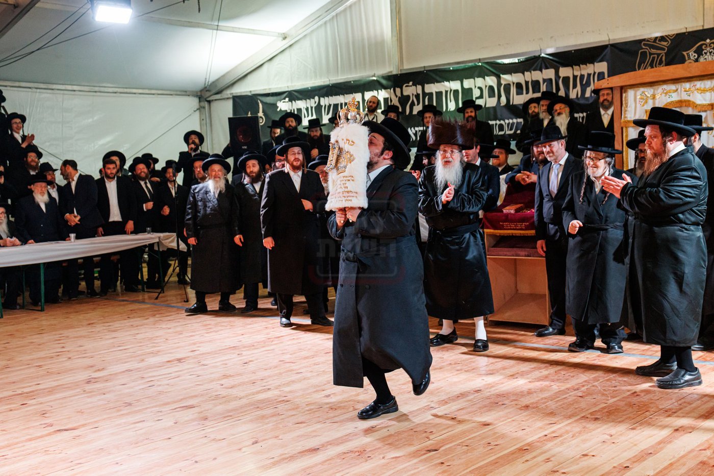 האדמו"ר מטאהש במסע הקודש להונגריה