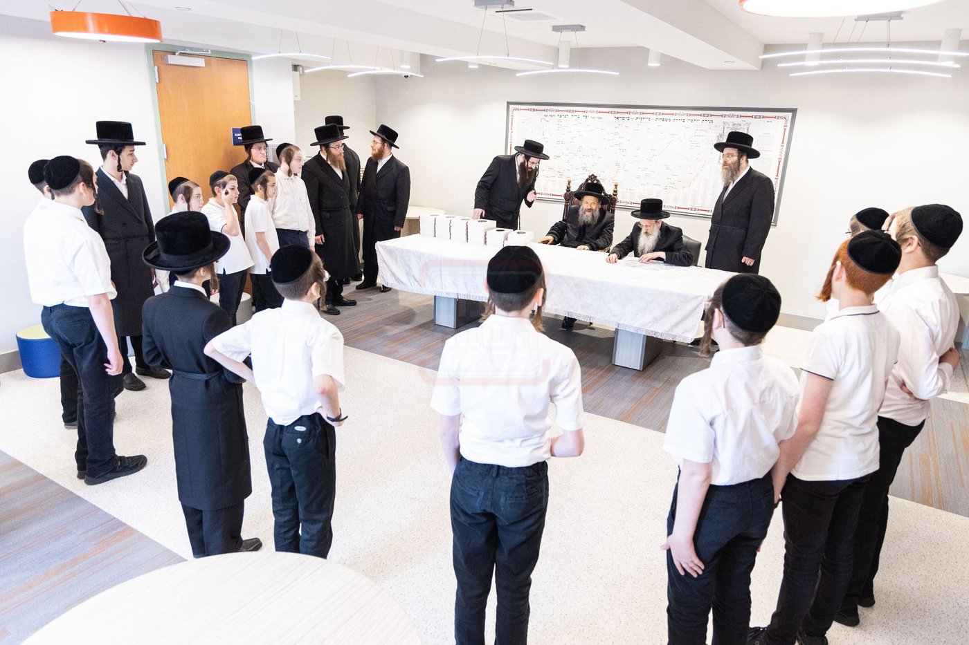 האדמו"ר מבאבוב 45 בביקור בת"ת של החסידות