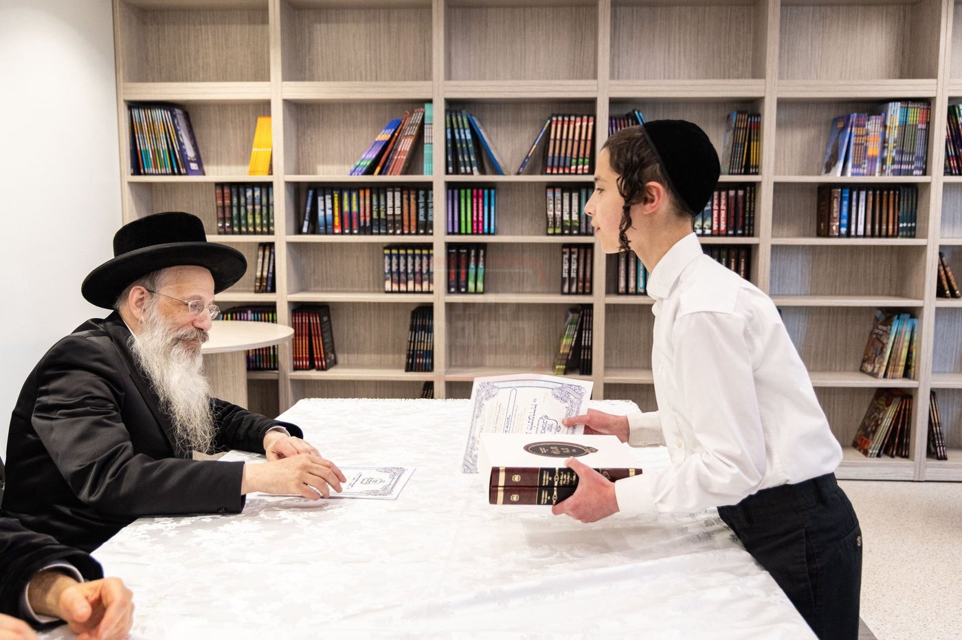 האדמו"ר מבאבוב 45 בביקור בת"ת של החסידות
