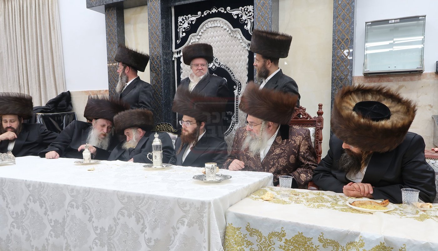 חתן מאהל בחצרות טשארנאביל- קאסאן  -מאקאווא 
