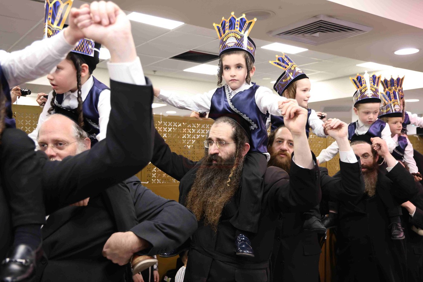 מסיבת חומש בתלמוד תורה מכנובקא בעלזא בירושלים