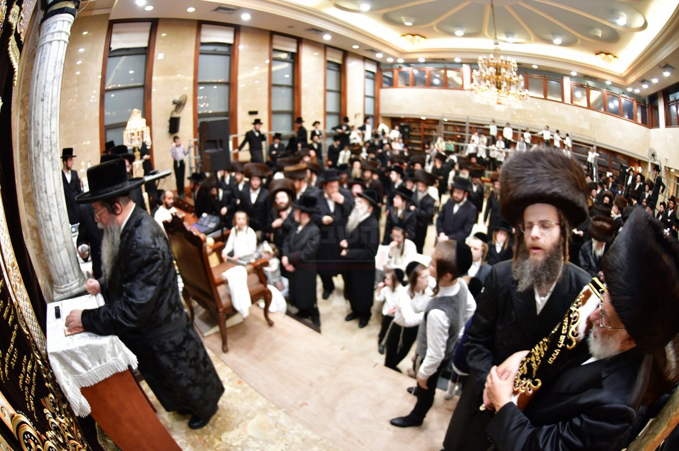 הכנסת ס"ת לביהמ"ד 'שבט הלוי'